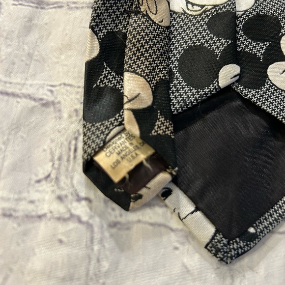 VINTAGE DISNEY MICKEY MOUSE BLACK/GRAY/WHITE NOVELTY CERVANTES MENS TIE - Picture 4 of 6